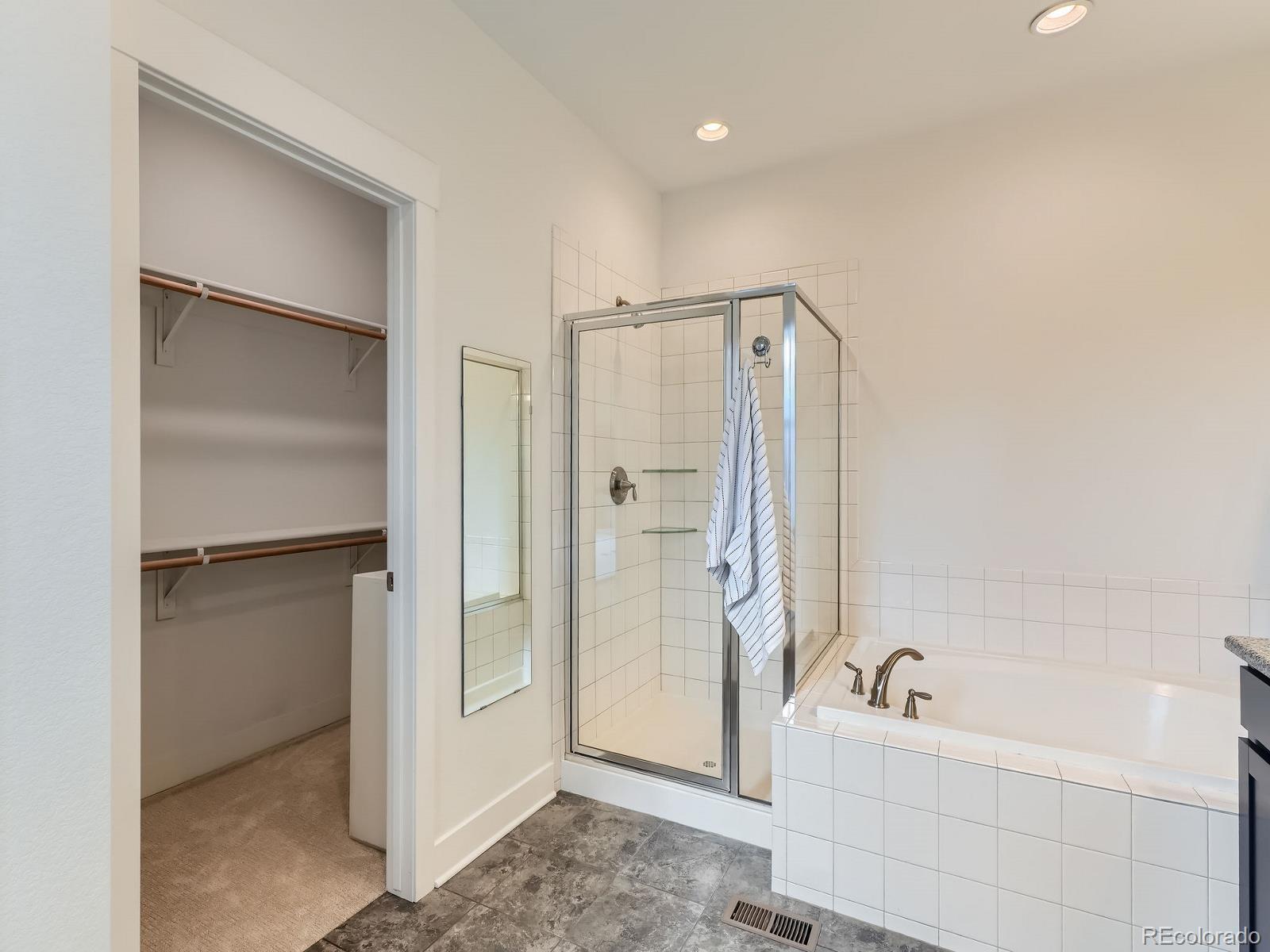 MLS Image #16 for 10479 e 25th drive,aurora, Colorado