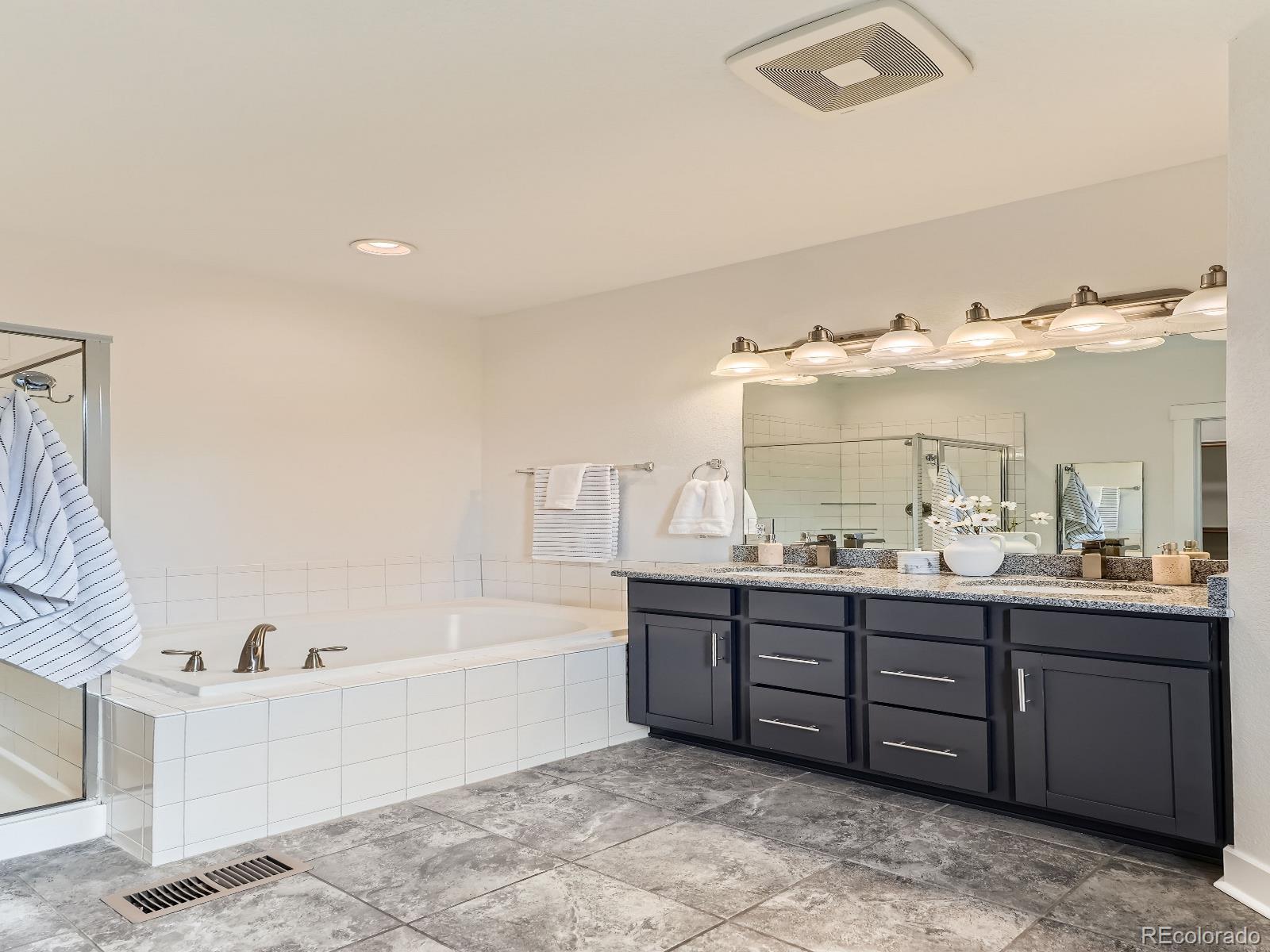 MLS Image #18 for 10479 e 25th drive,aurora, Colorado