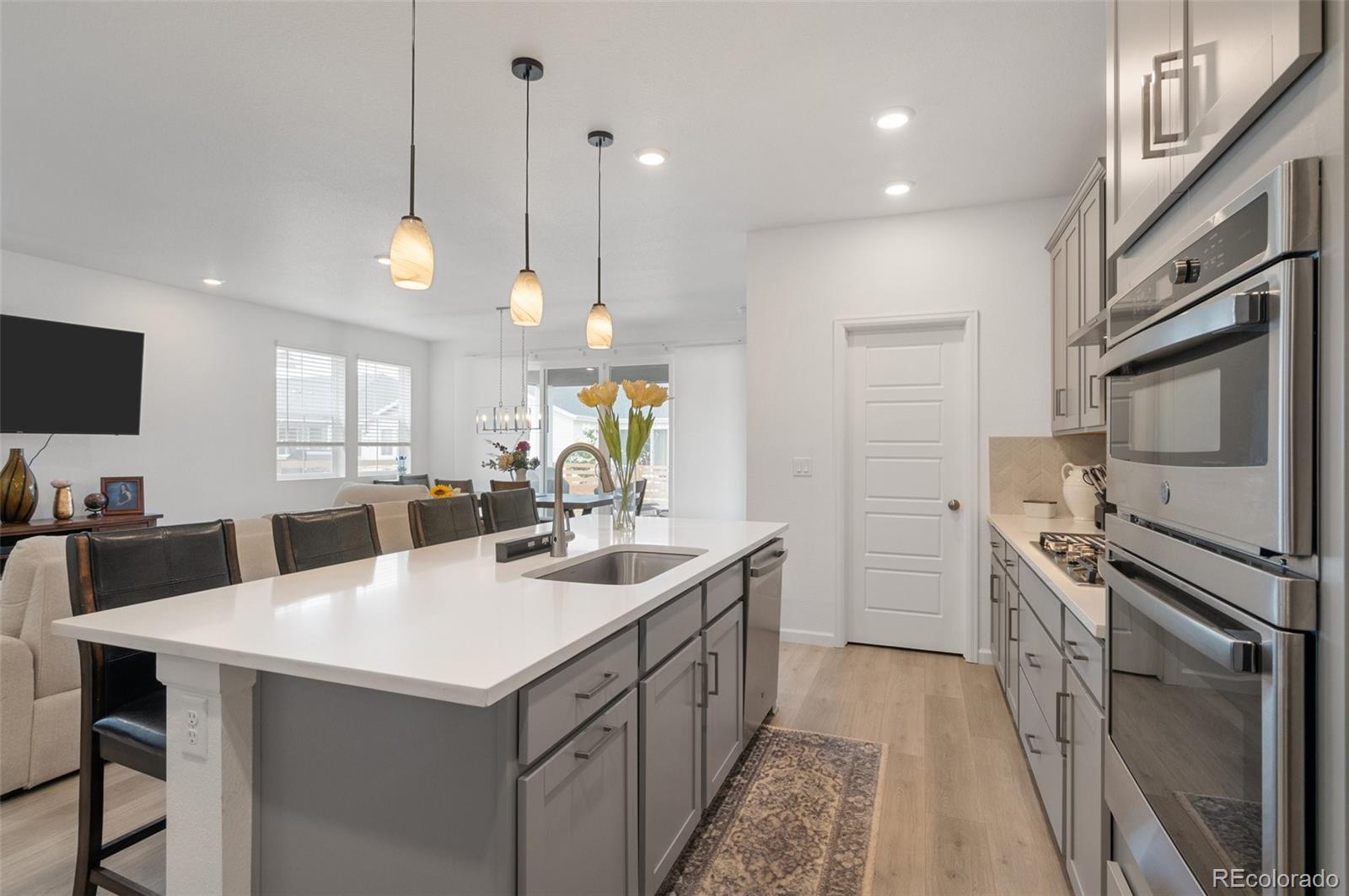 MLS Image #10 for 23936 e river front drive,aurora, Colorado