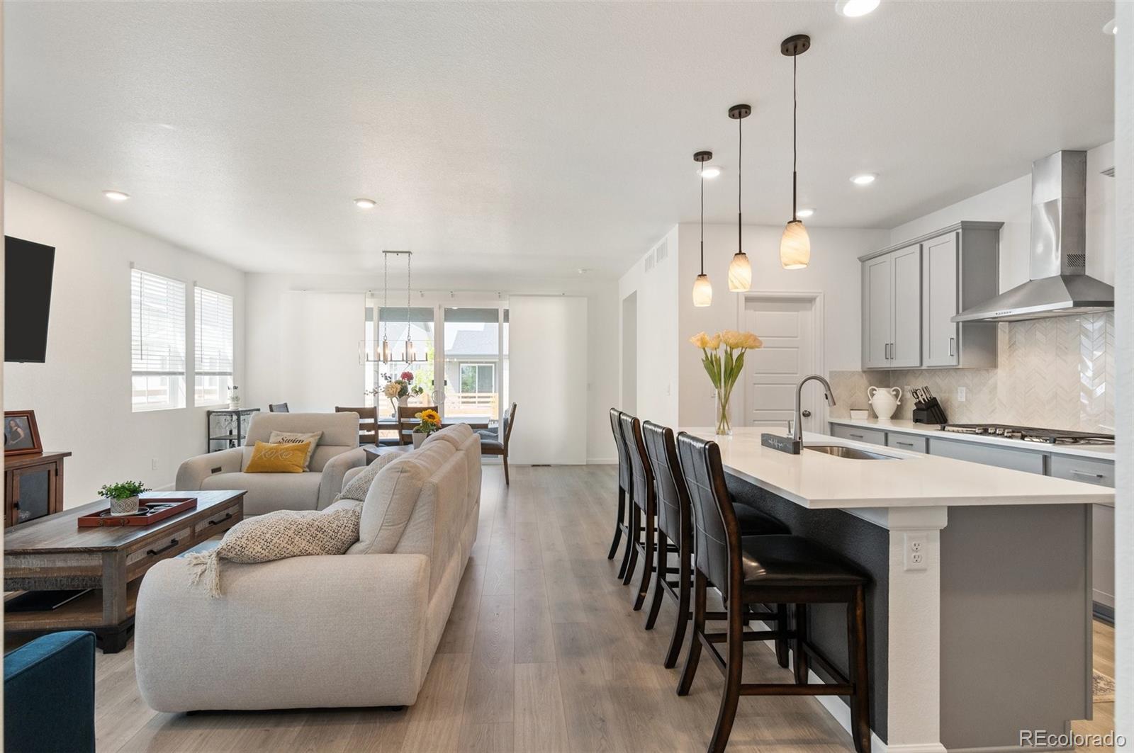 MLS Image #12 for 23936 e river front drive,aurora, Colorado