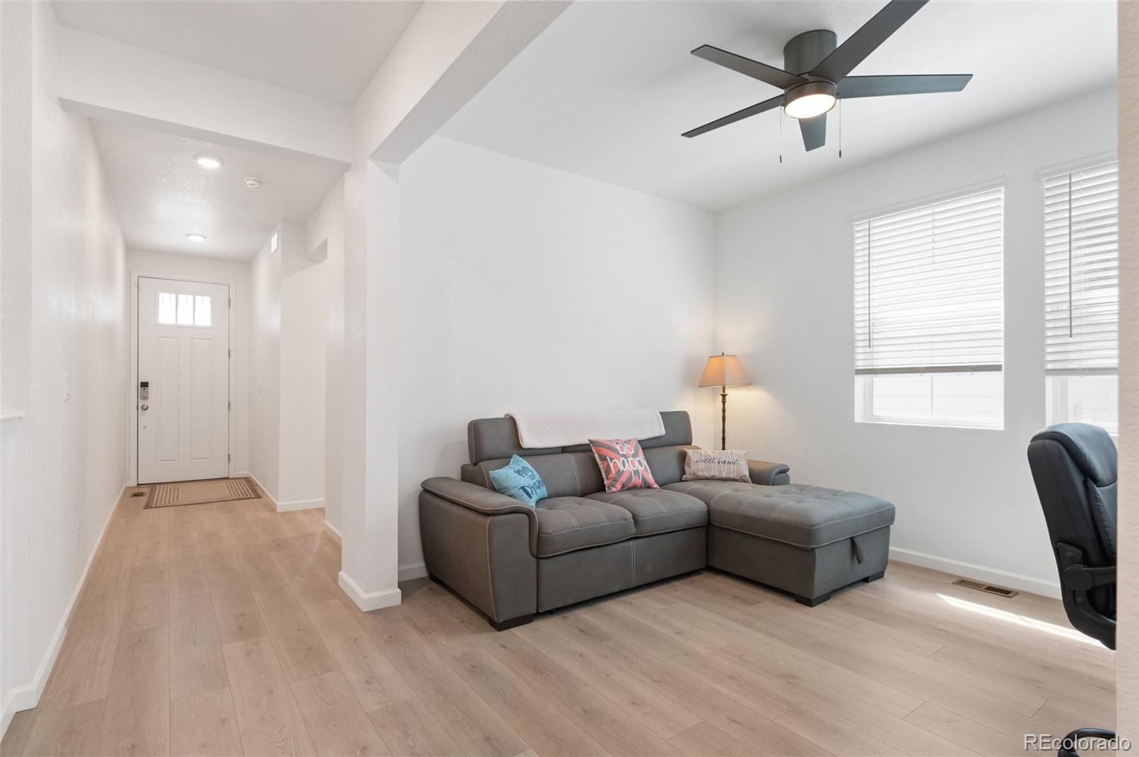 MLS Image #4 for 23936 e river front drive,aurora, Colorado