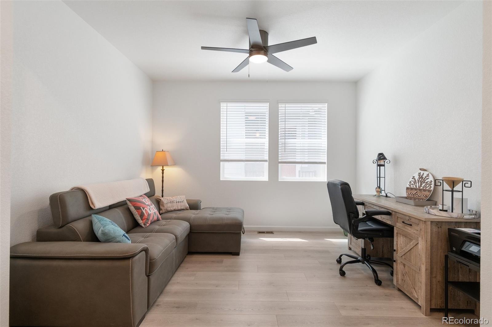 MLS Image #5 for 23936 e river front drive,aurora, Colorado