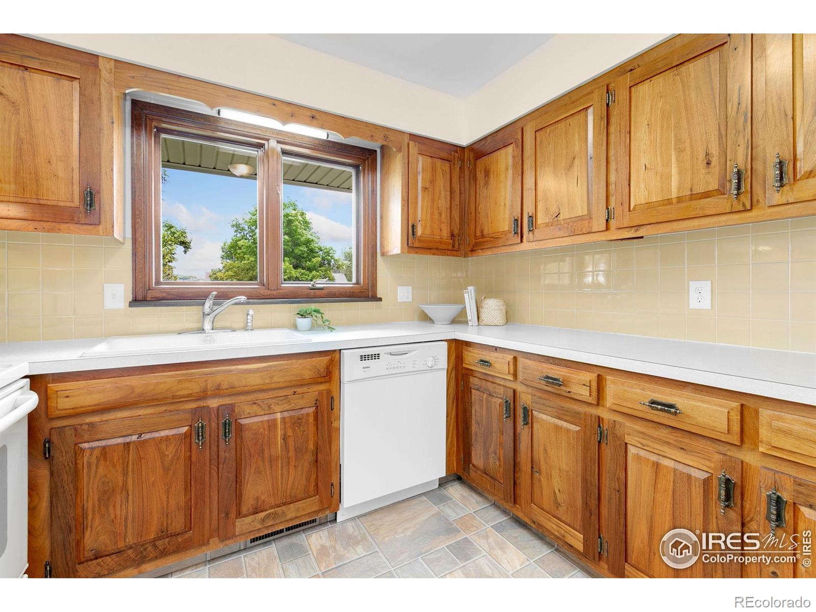 MLS Image #9 for 609  endicott street,fort collins, Colorado