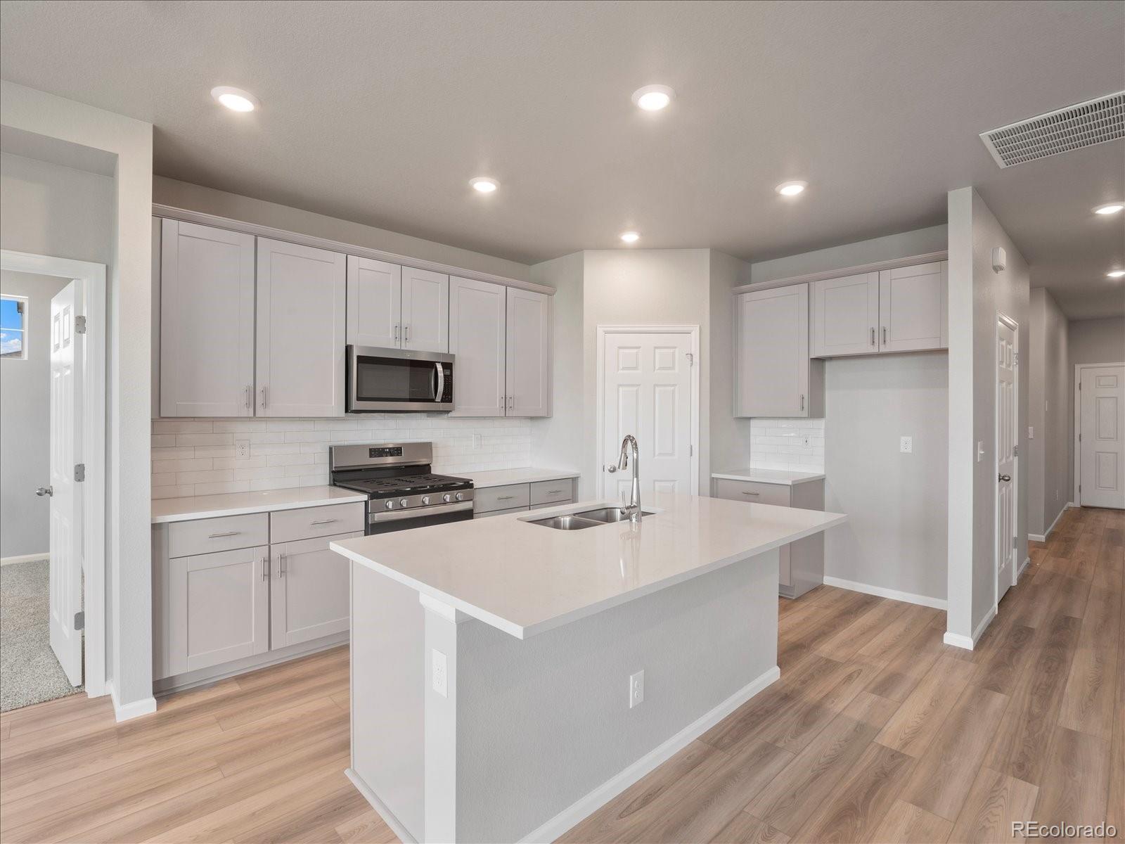 MLS Image #9 for 17557 e 89th way,commerce city, Colorado