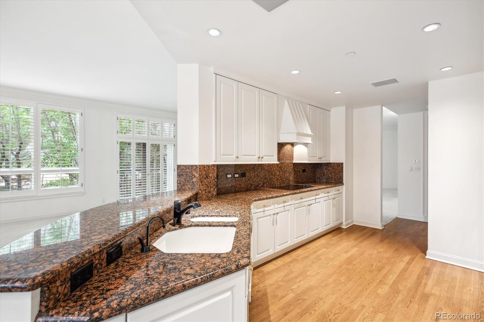 MLS Image #15 for 2400 e cherry creek south drive,denver, Colorado