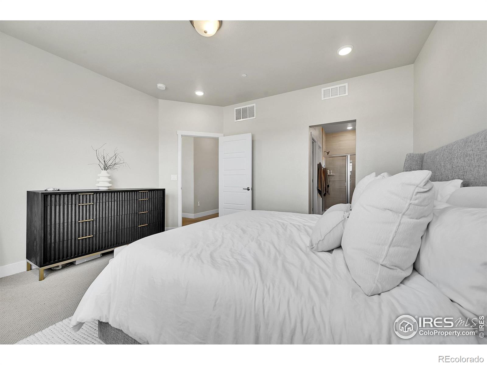 MLS Image #22 for 1575 w 68th avenue,denver, Colorado