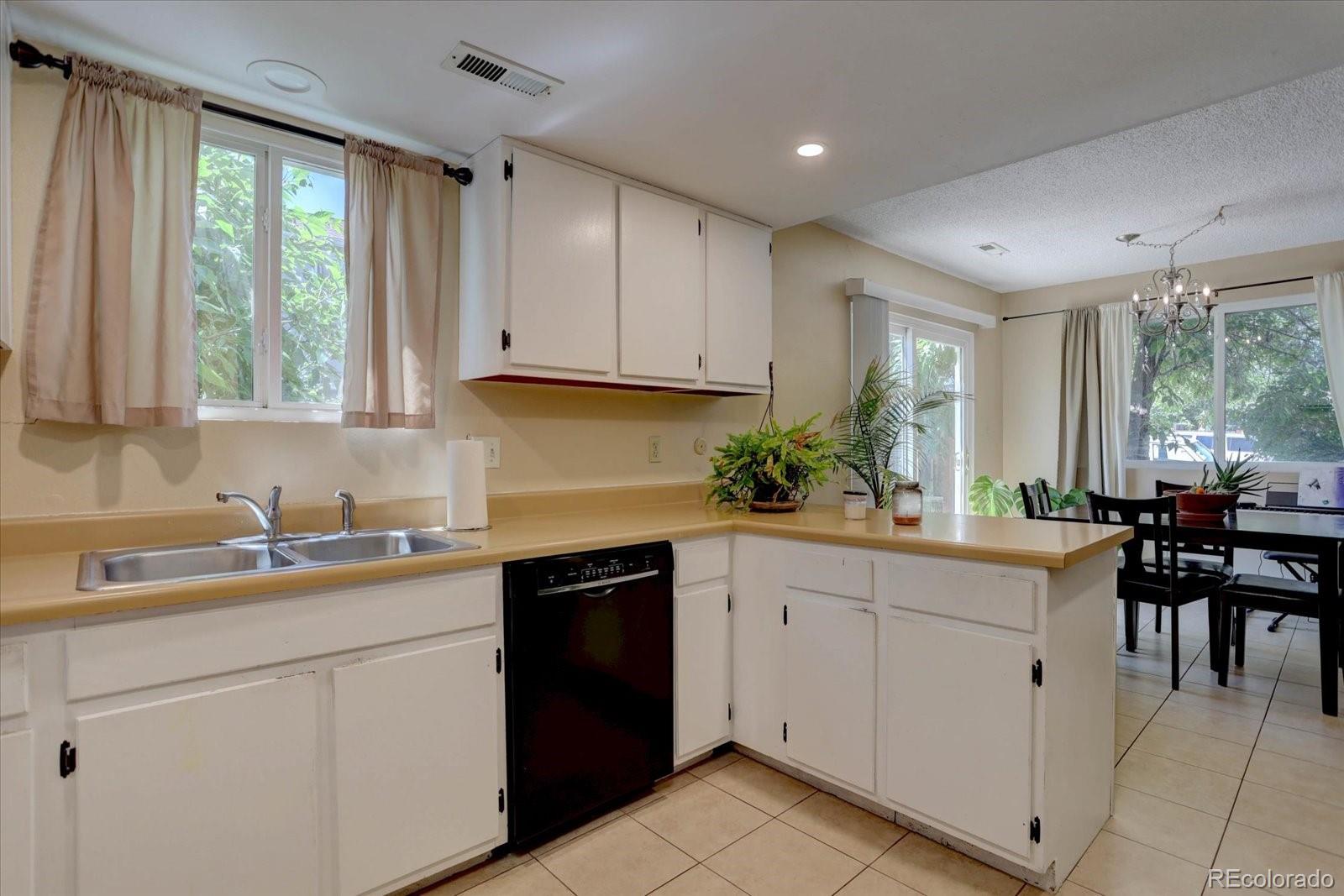 MLS Image #9 for 562 w crestline circle 7d,littleton, Colorado