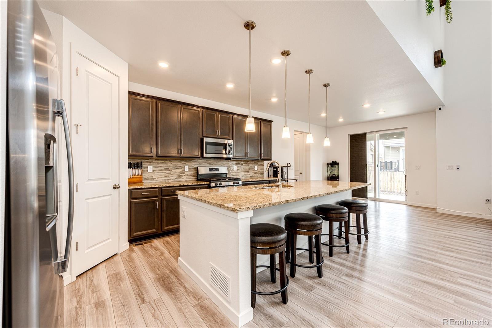 MLS Image #11 for 985 s elk way,aurora, Colorado