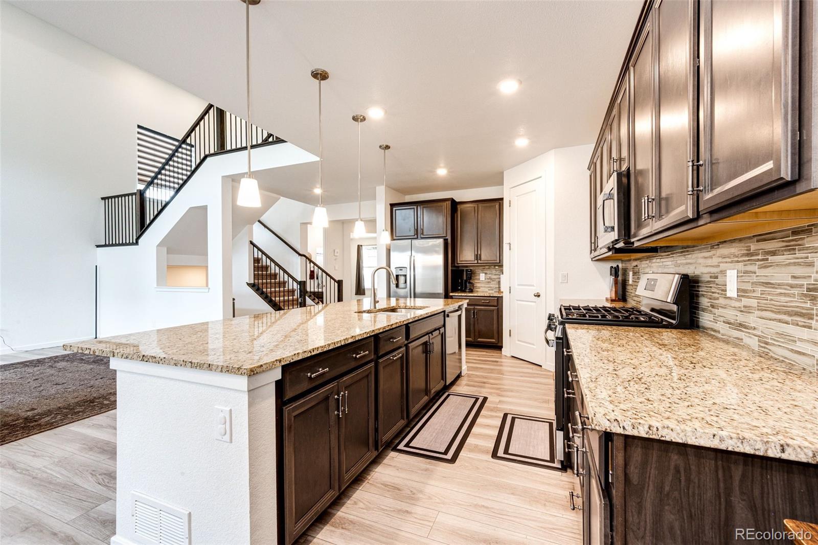 MLS Image #12 for 985 s elk way,aurora, Colorado