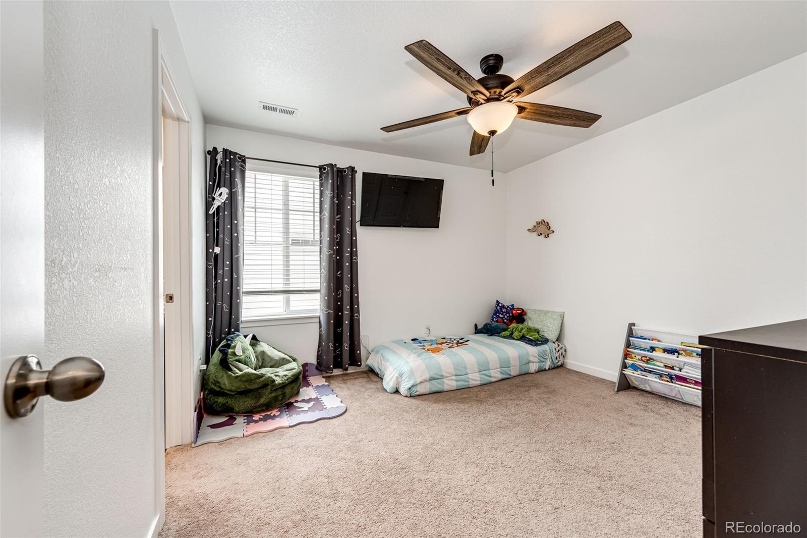 MLS Image #29 for 985 s elk way,aurora, Colorado