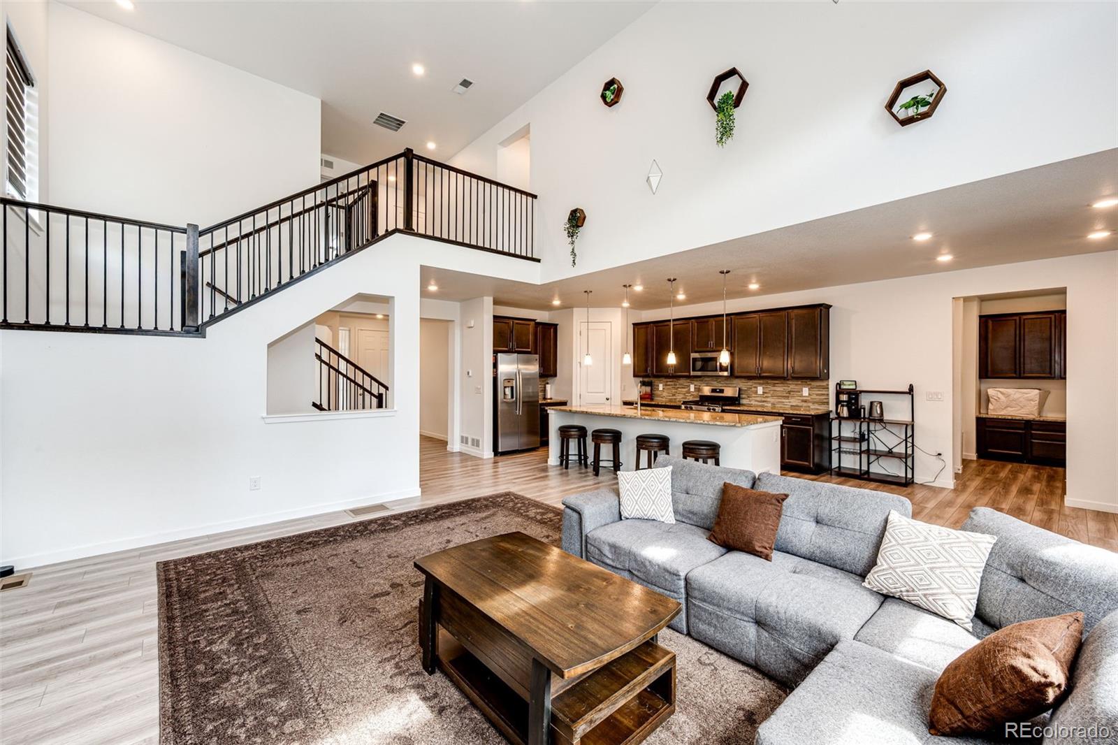 MLS Image #7 for 985 s elk way,aurora, Colorado