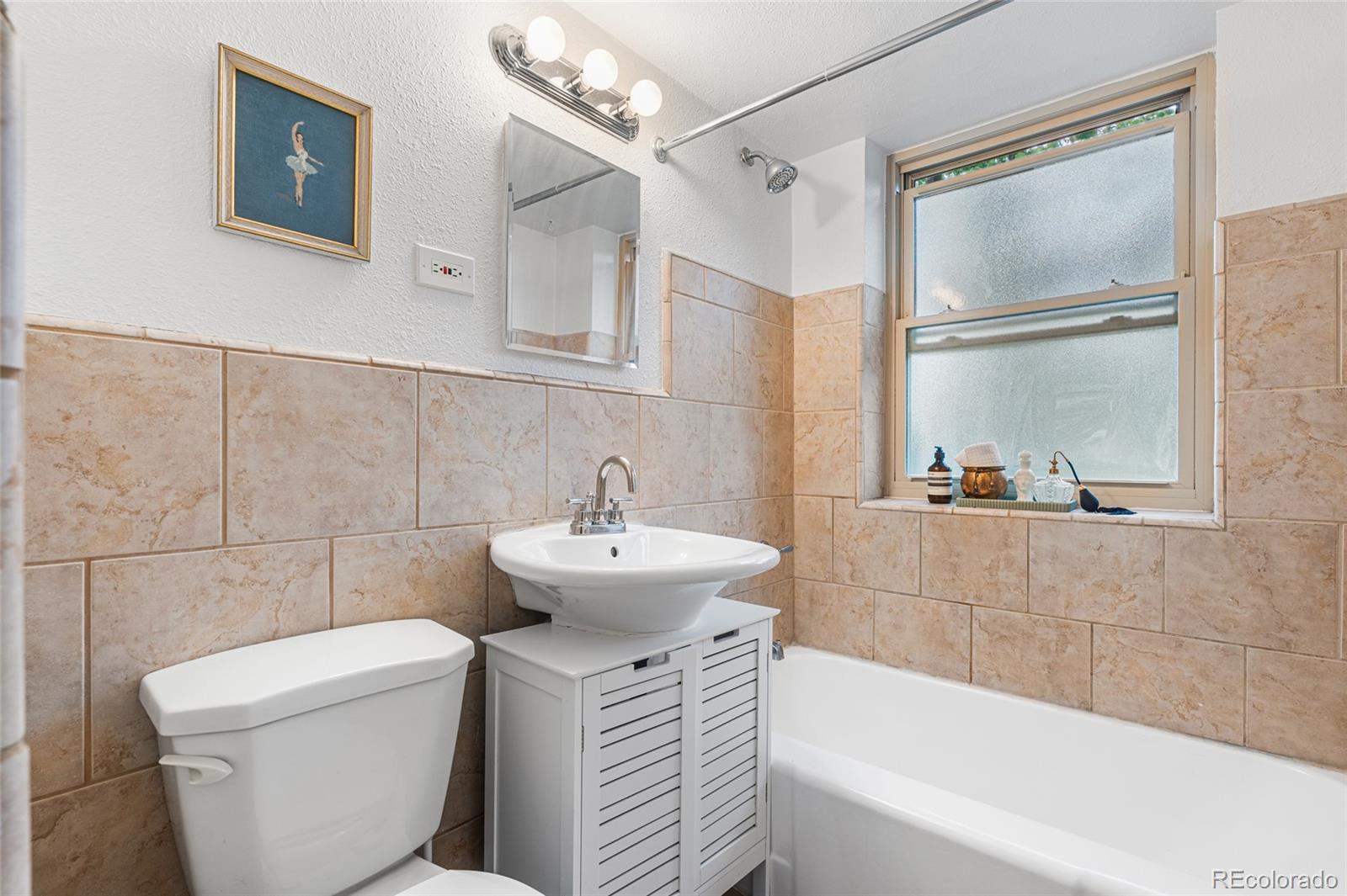 MLS Image #13 for 2100 n franklin street 5,denver, Colorado