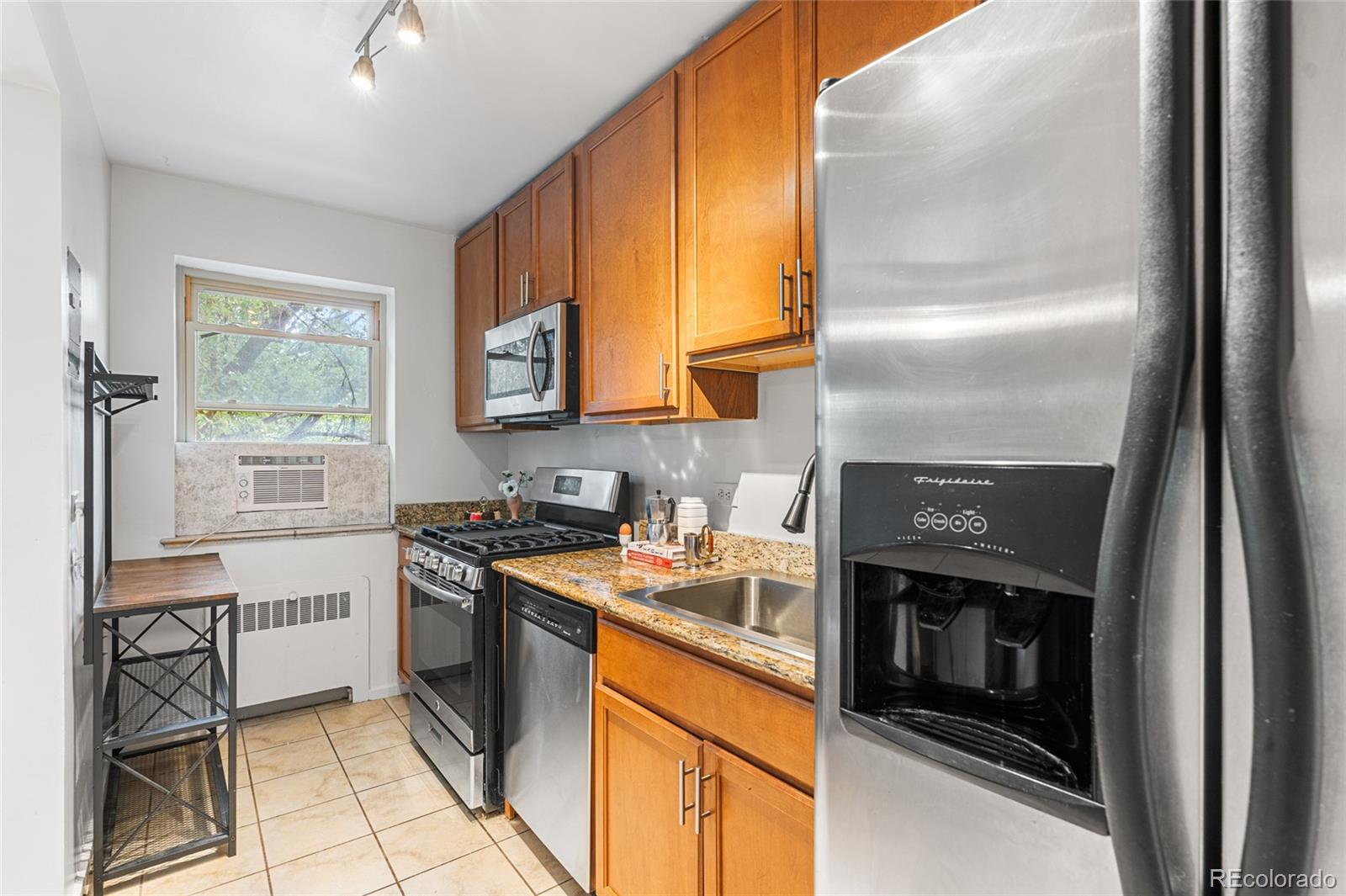 MLS Image #20 for 2100 n franklin street 5,denver, Colorado