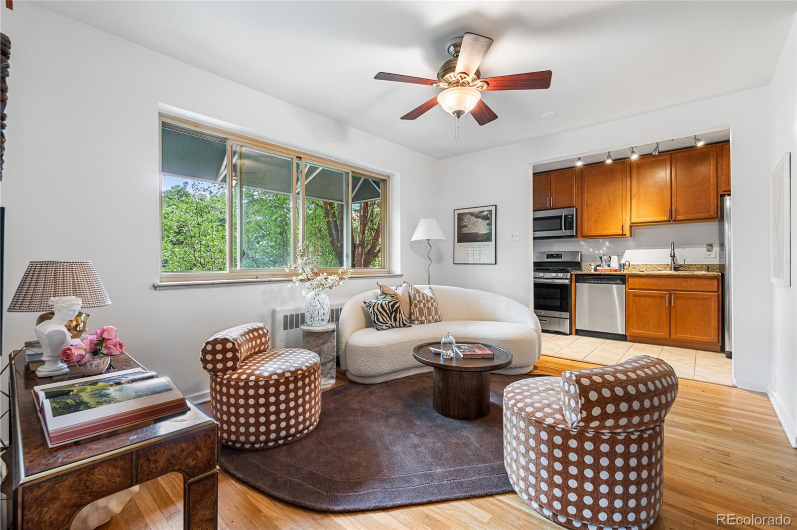 MLS Image #4 for 2100 n franklin street 5,denver, Colorado