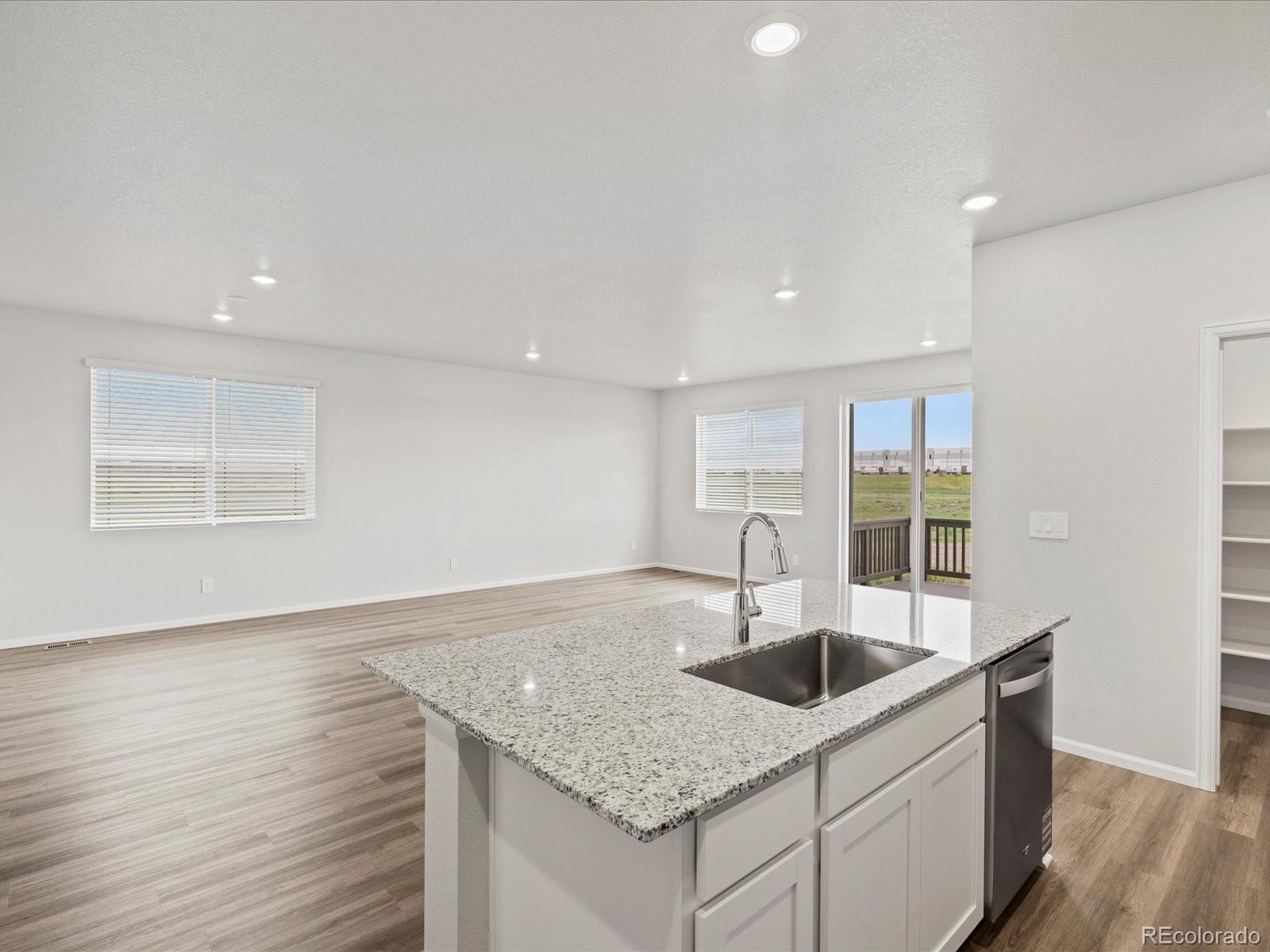 MLS Image #11 for 8809  sedalia street,commerce city, Colorado