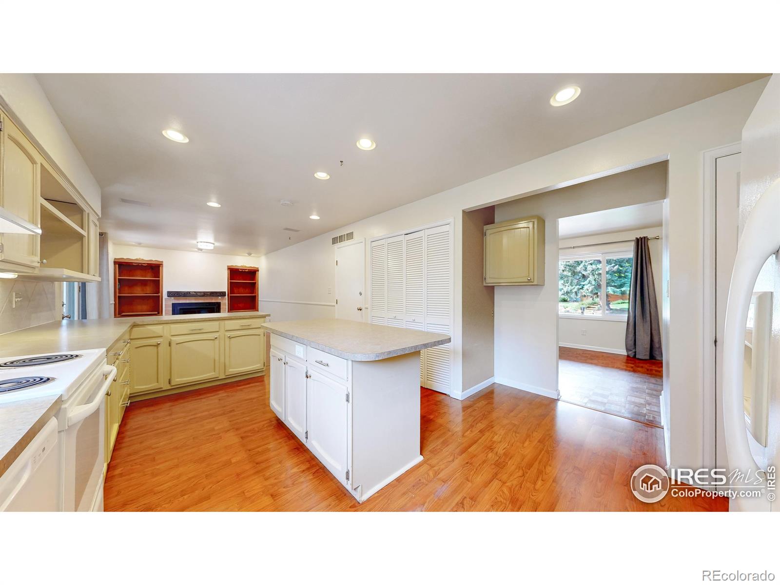 MLS Image #10 for 1706  lakeshore drive,fort collins, Colorado
