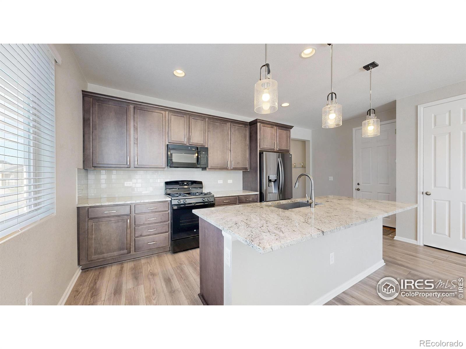 MLS Image #5 for 982  blue bell road,berthoud, Colorado