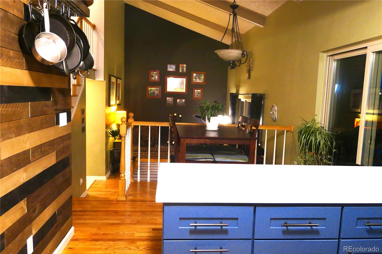 MLS Image #11 for 1936 s poplar street,denver, Colorado