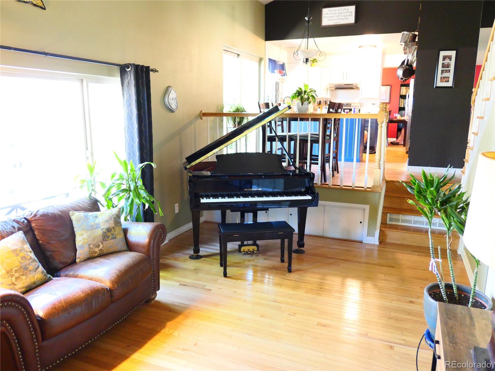MLS Image #13 for 1936 s poplar street,denver, Colorado