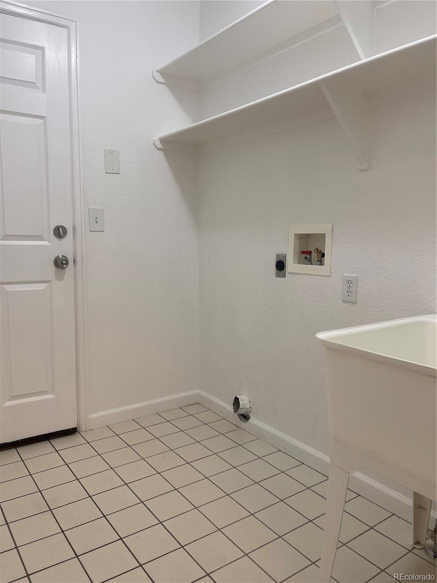 MLS Image #17 for 894 s krameria street,denver, Colorado