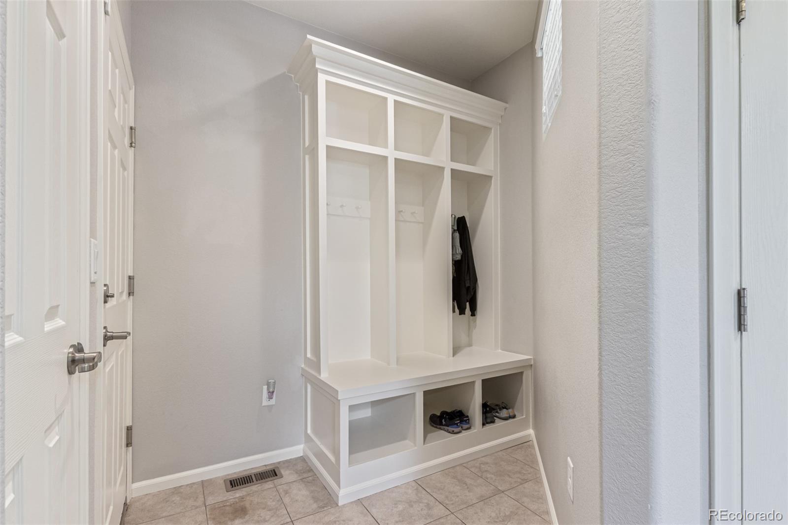 MLS Image #2 for 14933 e crestridge drive,centennial, Colorado