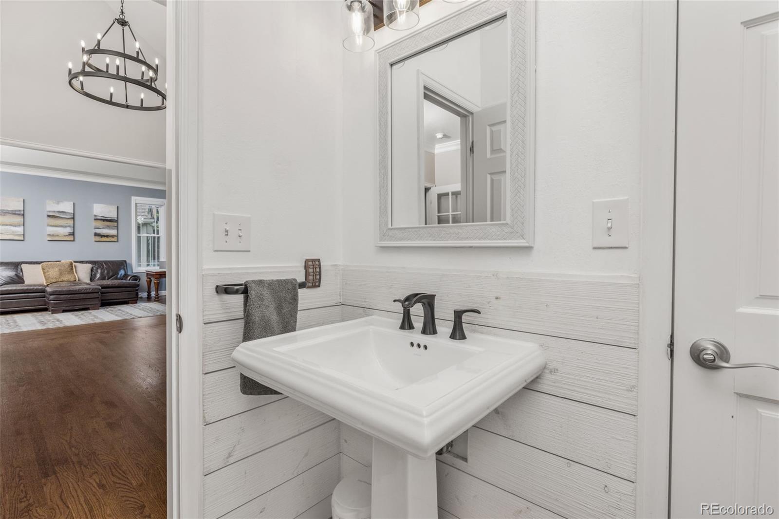 MLS Image #14 for 2555 s zang street,denver, Colorado