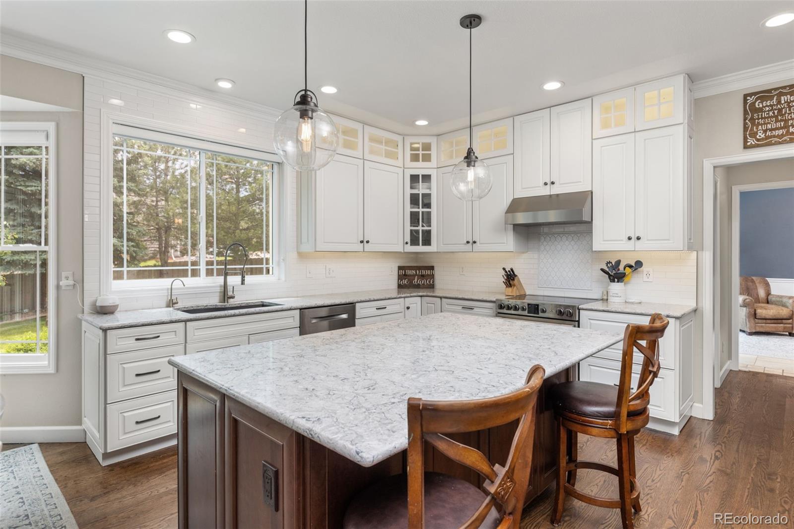 MLS Image #8 for 2555 s zang street,denver, Colorado