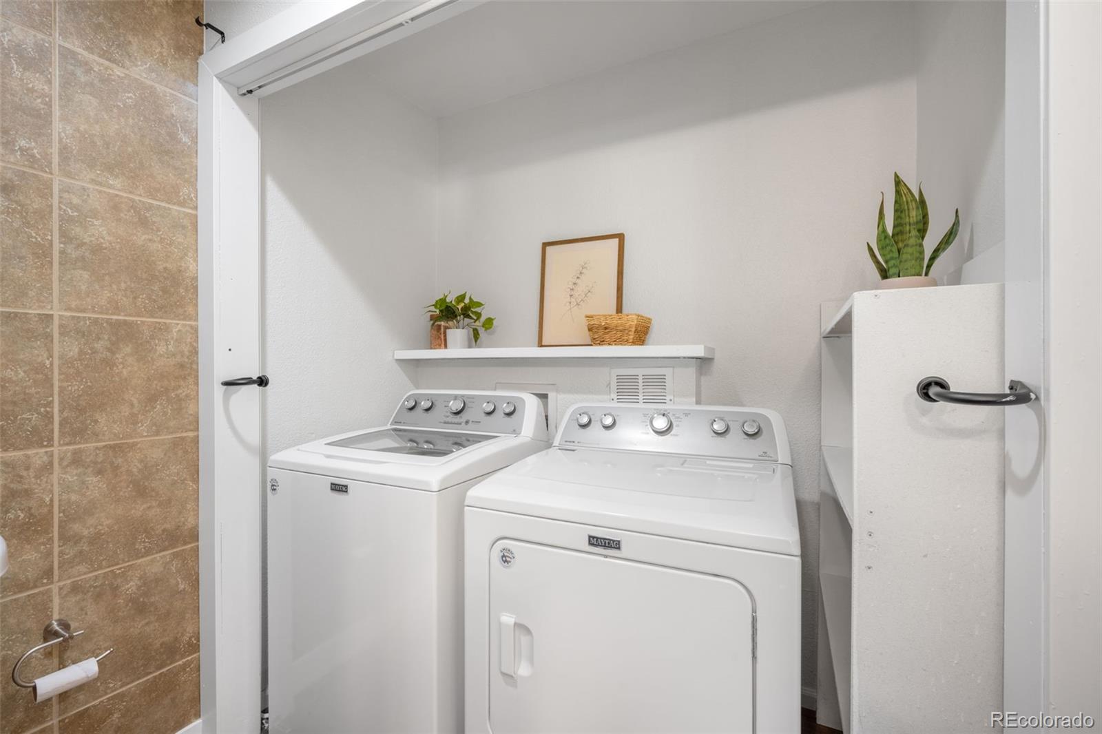 MLS Image #19 for 5167 s pearl street,littleton, Colorado