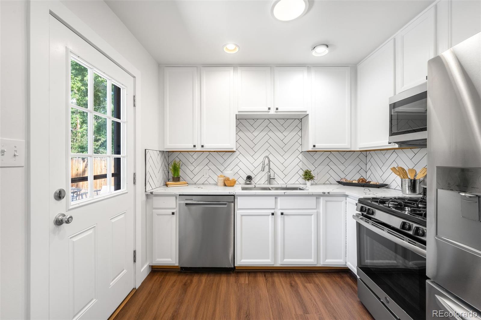MLS Image #7 for 5167 s pearl street,littleton, Colorado