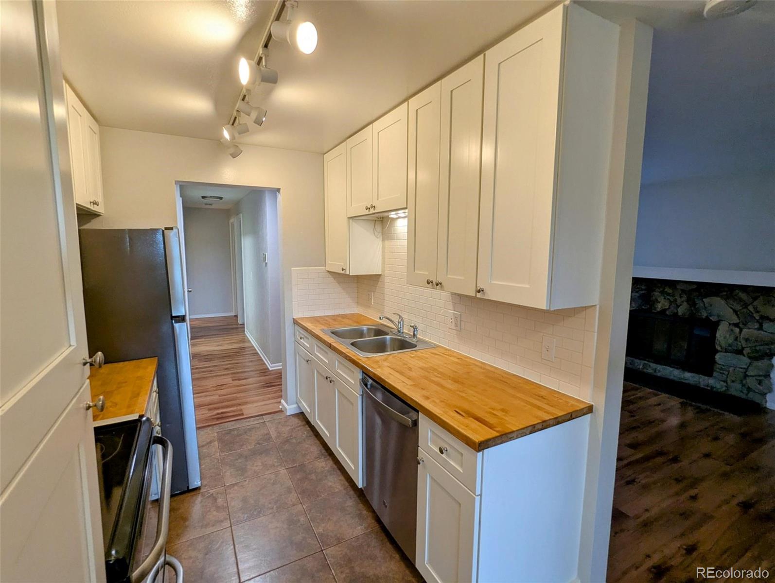 MLS Image #10 for 17361 e mansfield avenue,aurora, Colorado