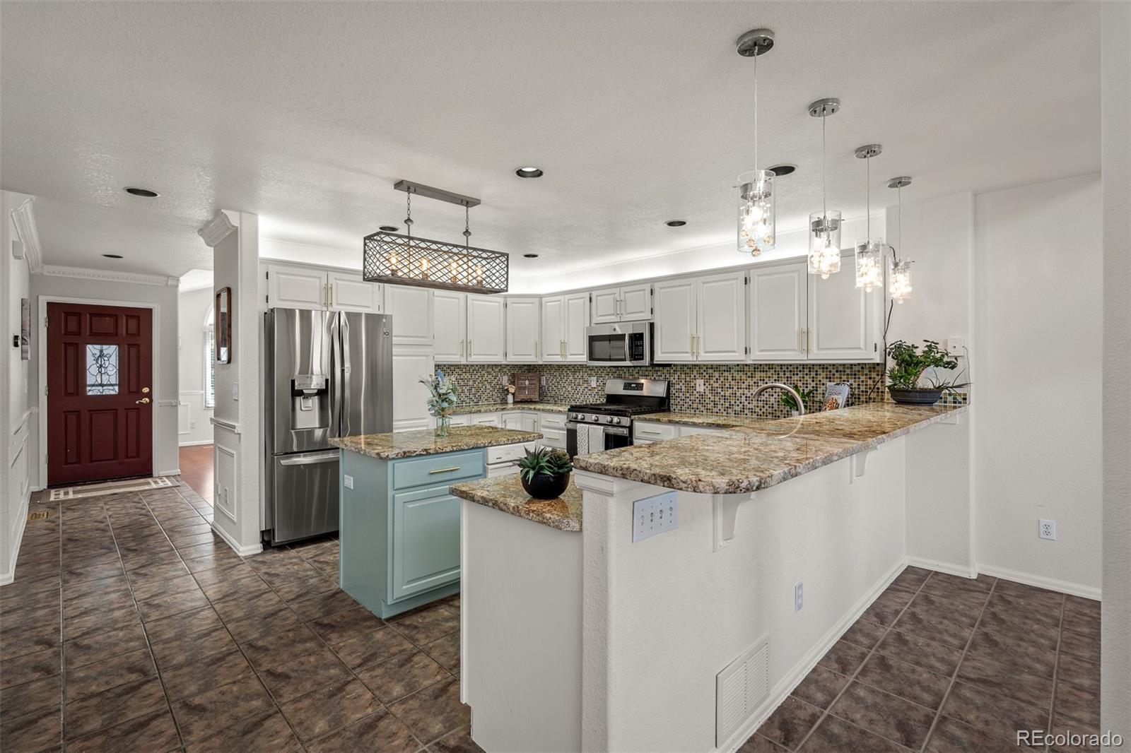 MLS Image #4 for 206  luxury lane,colorado springs, Colorado