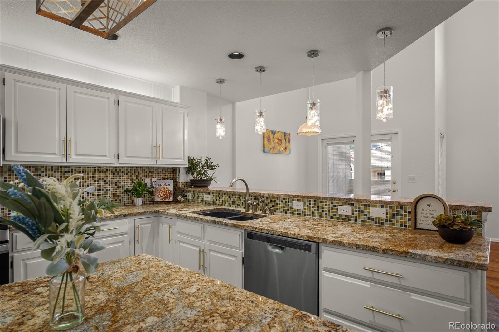 MLS Image #7 for 206  luxury lane,colorado springs, Colorado