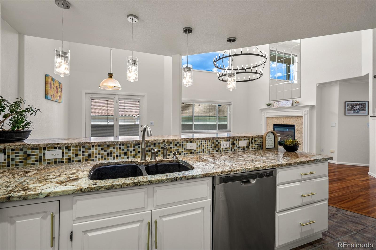 MLS Image #8 for 206  luxury lane,colorado springs, Colorado