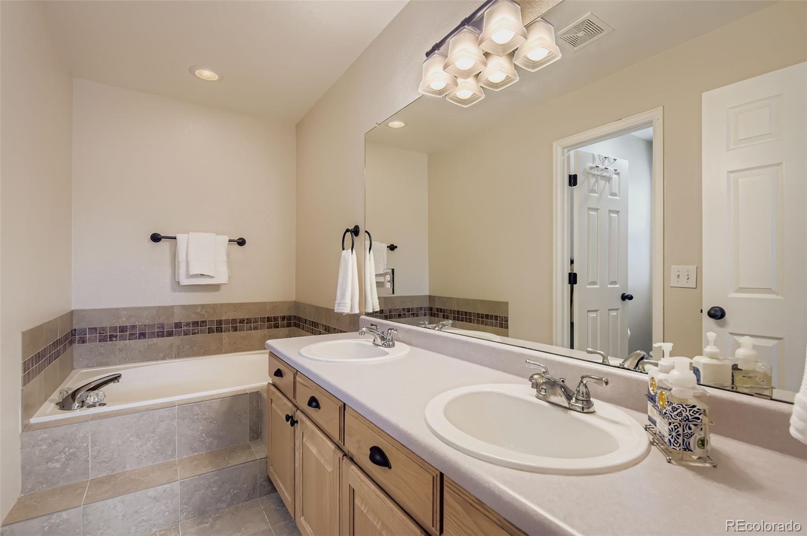 MLS Image #17 for 9690  silverberry circle,highlands ranch, Colorado
