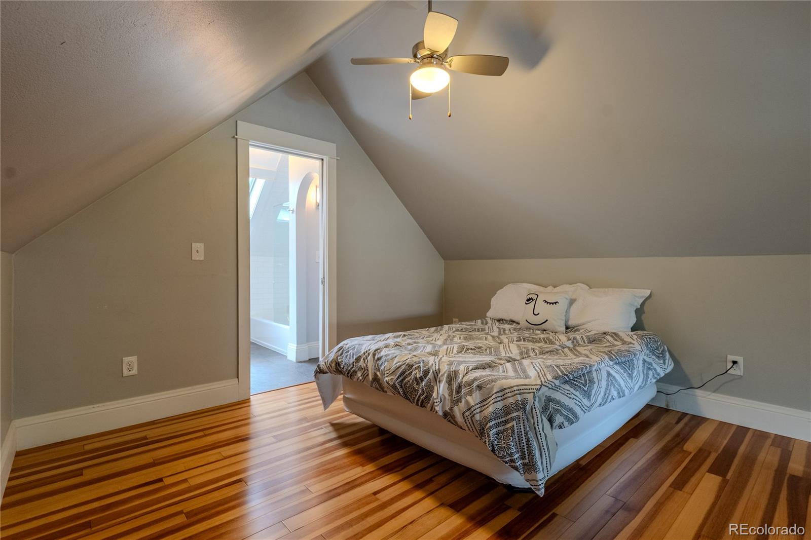 MLS Image #18 for 132  delaware street,denver, Colorado