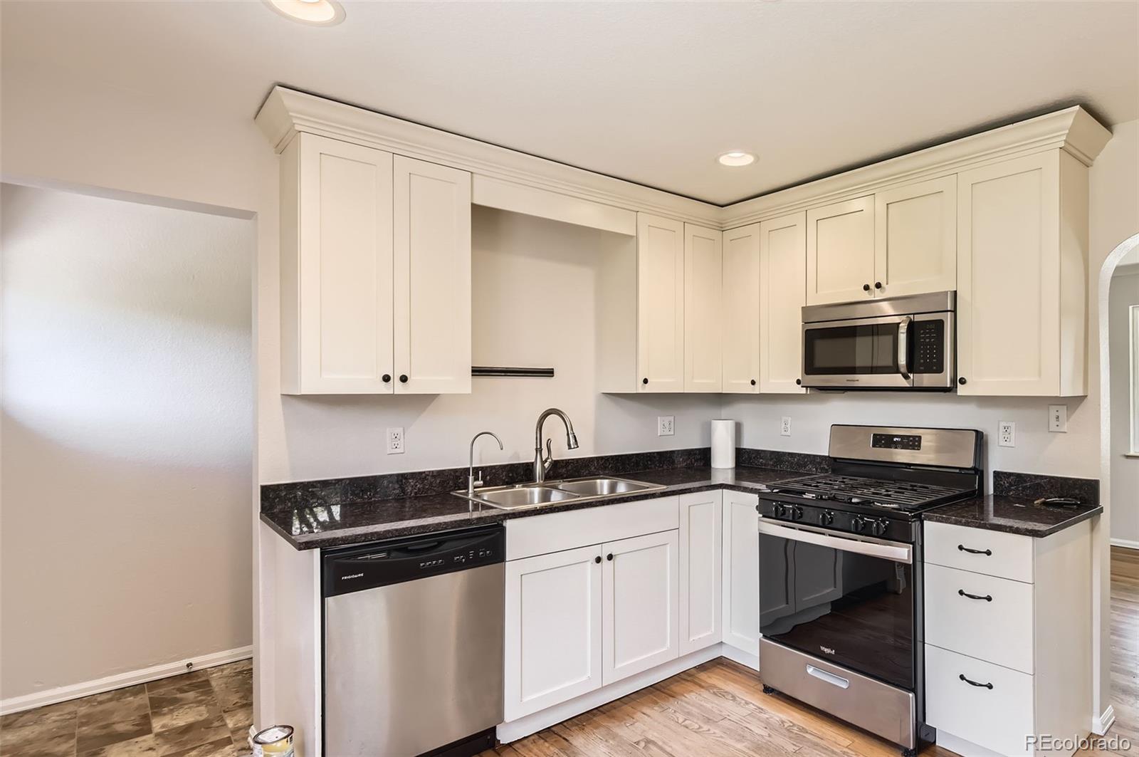 MLS Image #6 for 4111 s delaware street,englewood, Colorado