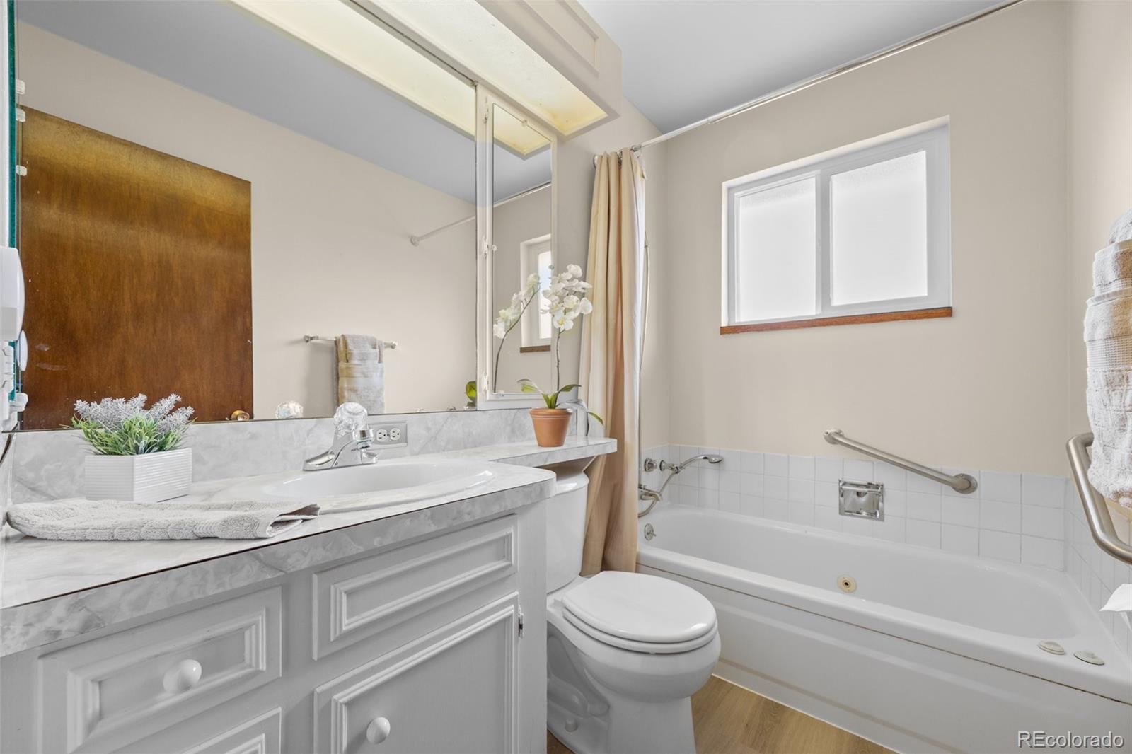 MLS Image #18 for 8205  pennsylvania street,denver, Colorado