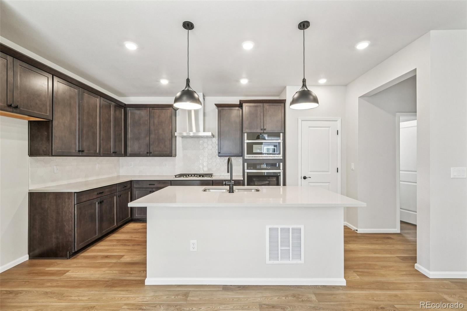 MLS Image #13 for 8785  whiteclover street,littleton, Colorado