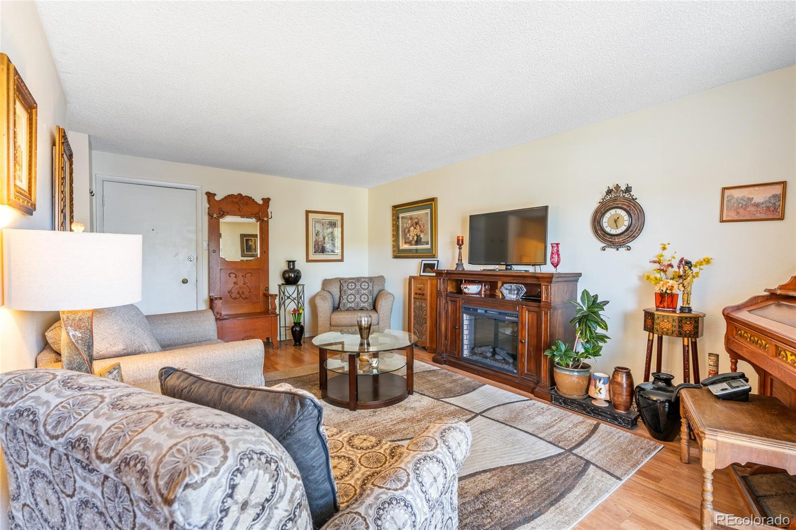 MLS Image #2 for 2325 s linden court,denver, Colorado