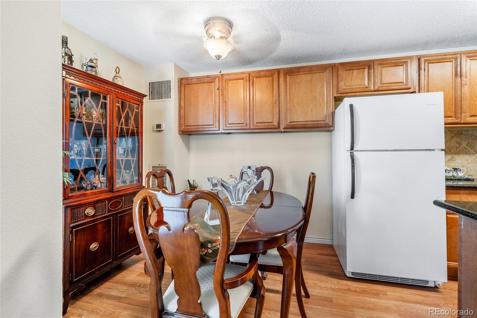 MLS Image #5 for 2325 s linden court,denver, Colorado