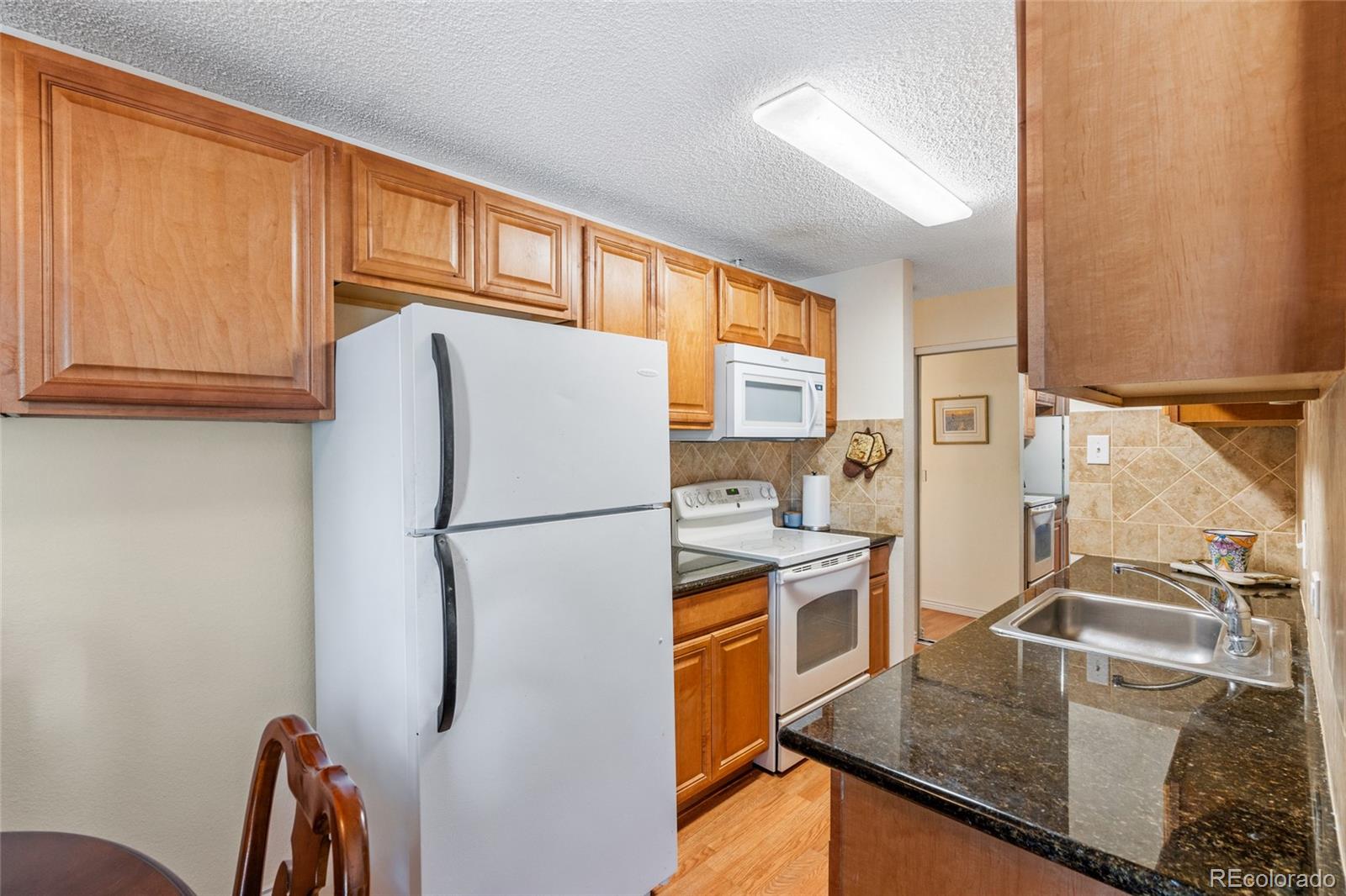 MLS Image #7 for 2325 s linden court,denver, Colorado