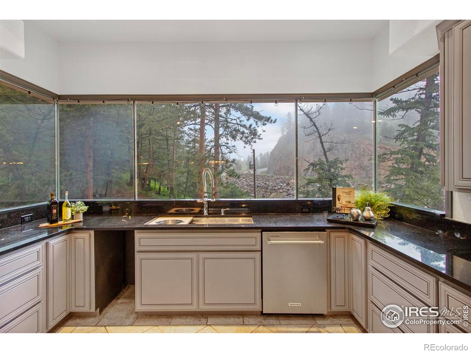MLS Image #3 for 11042 n saint vrain drive,lyons, Colorado