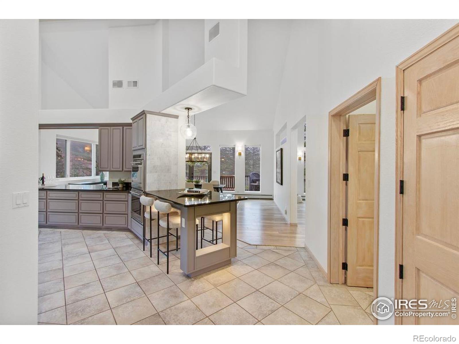 MLS Image #6 for 11042 n saint vrain drive,lyons, Colorado