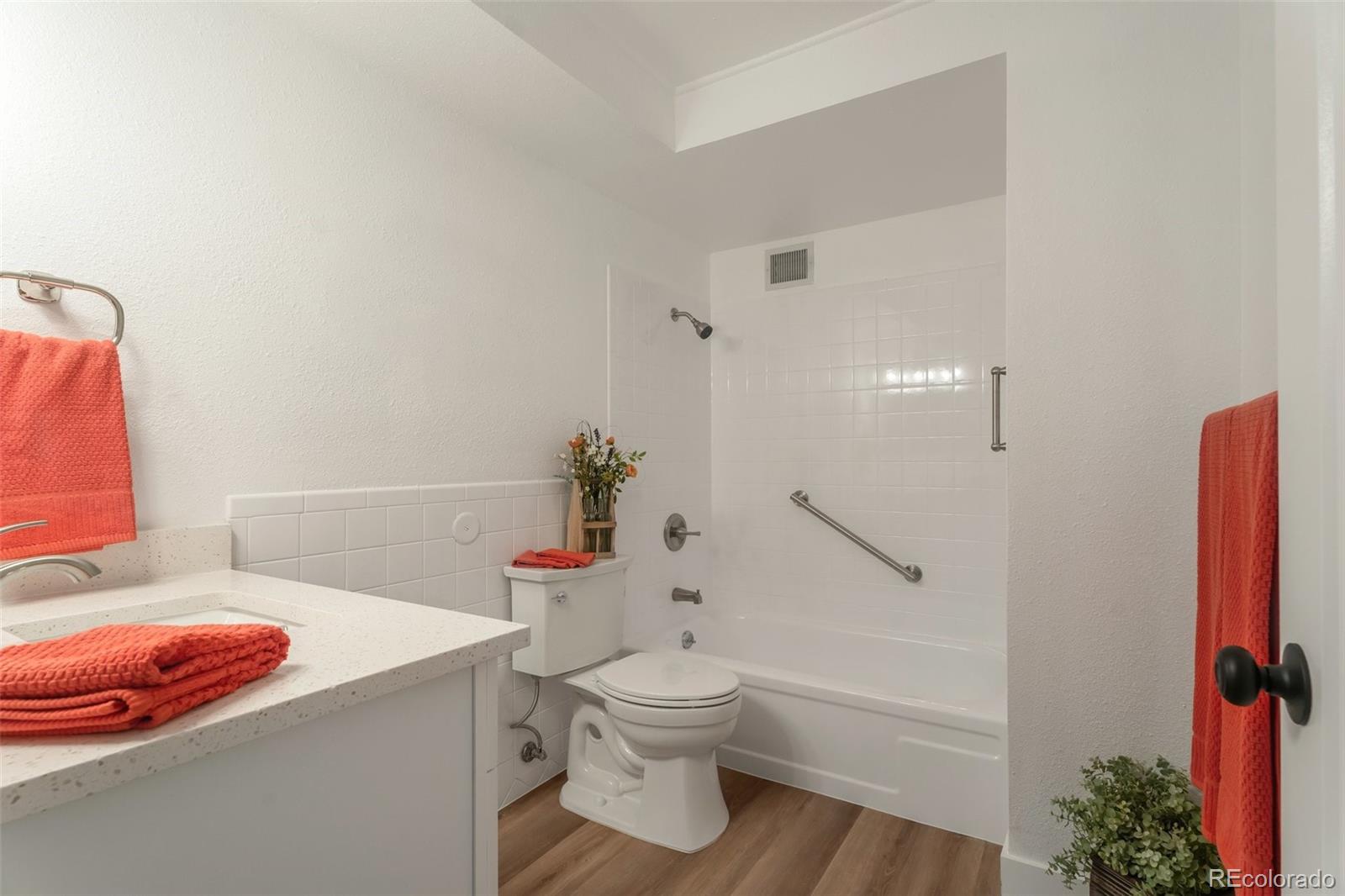 MLS Image #11 for 625 s alton way,denver, Colorado