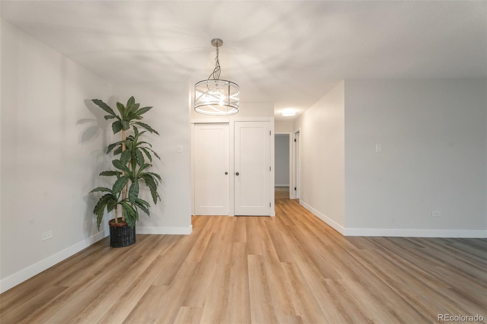 MLS Image #5 for 625 s alton way,denver, Colorado