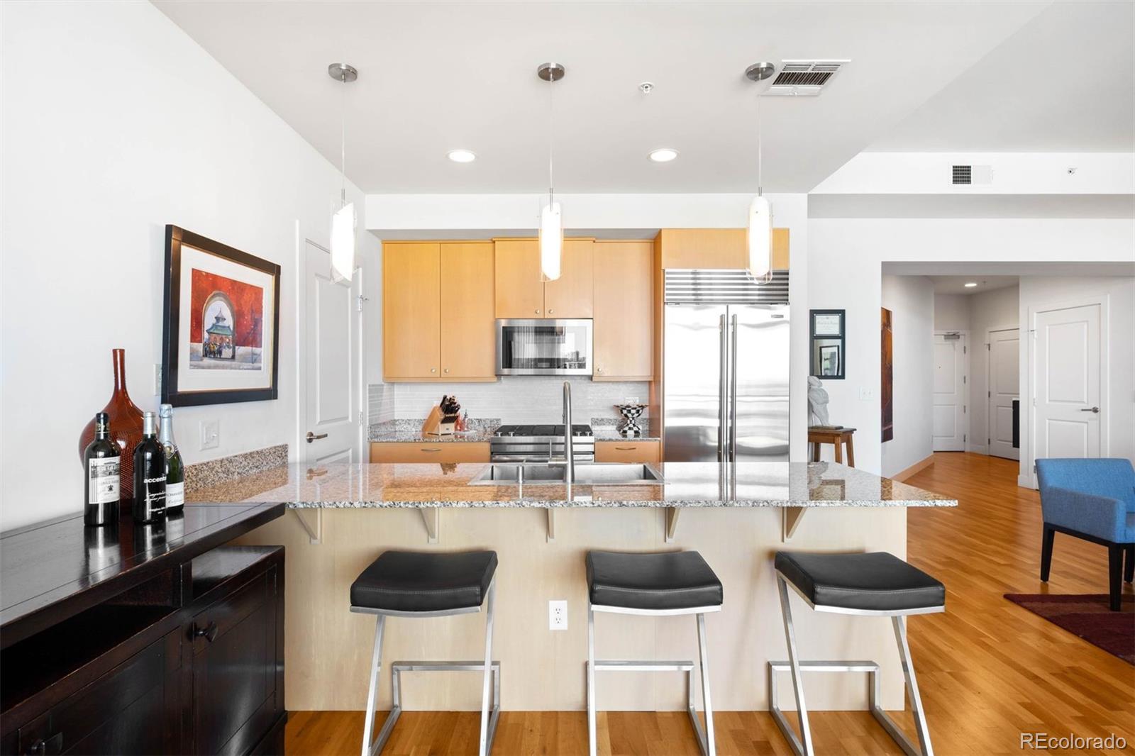 MLS Image #6 for 2001  lincoln street,denver, Colorado
