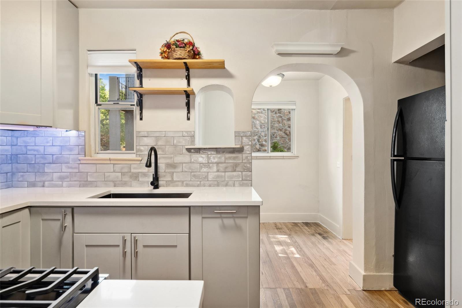 MLS Image #12 for 521  harrison street,denver, Colorado