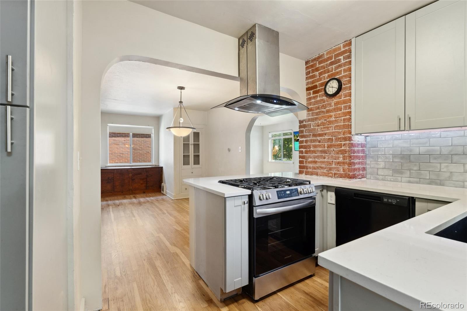 MLS Image #14 for 521  harrison street,denver, Colorado