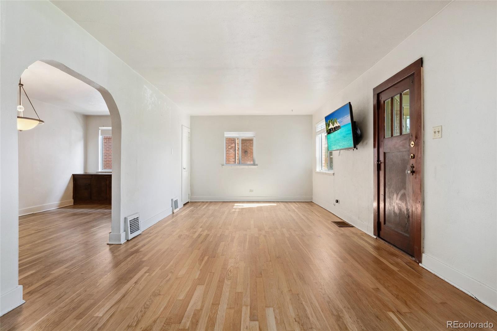 MLS Image #5 for 521  harrison street,denver, Colorado