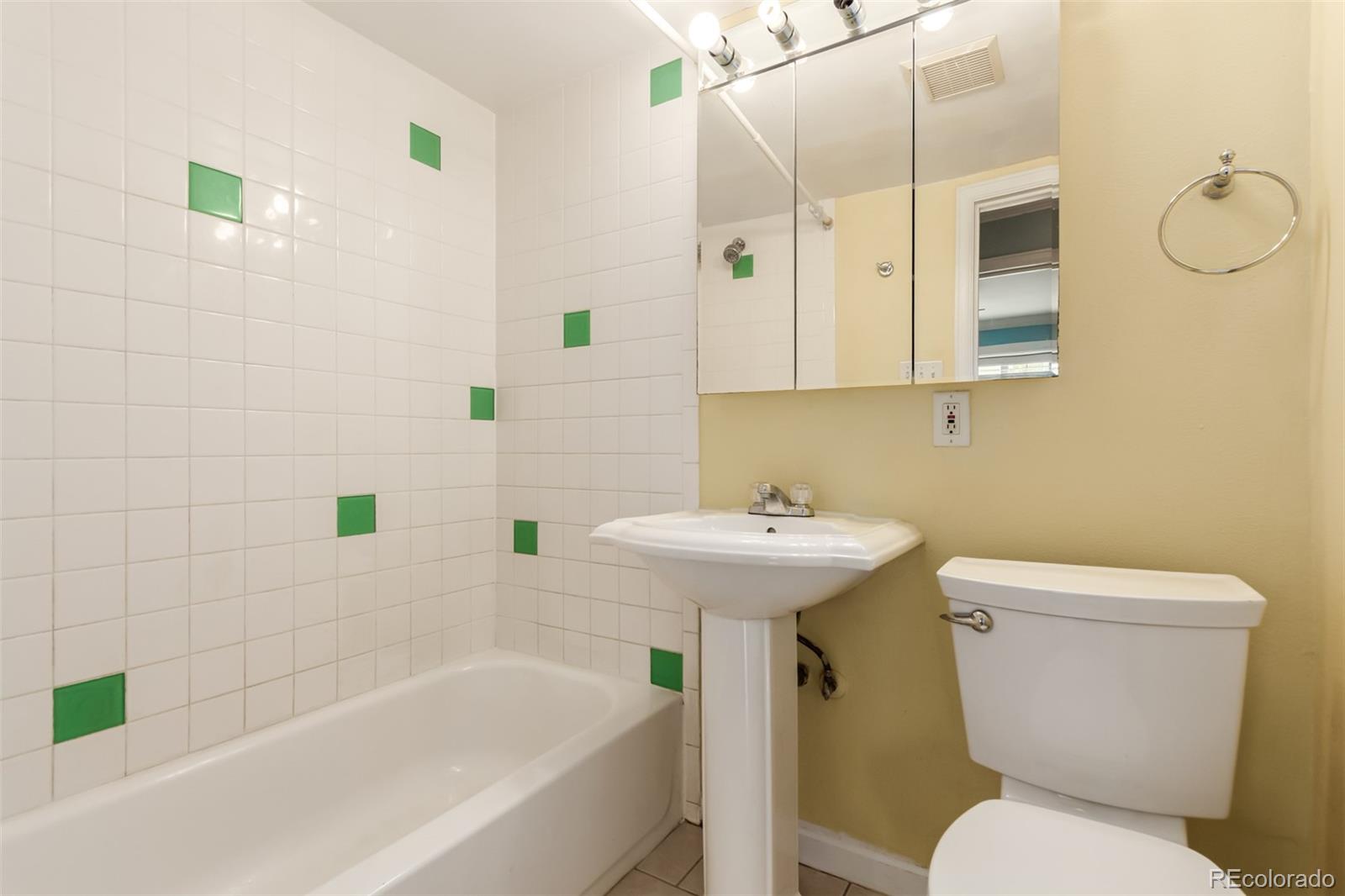 MLS Image #15 for 1450  albion street 204,denver, Colorado
